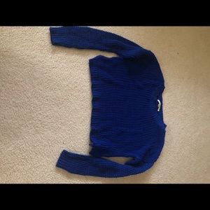 Cropped blue sweater